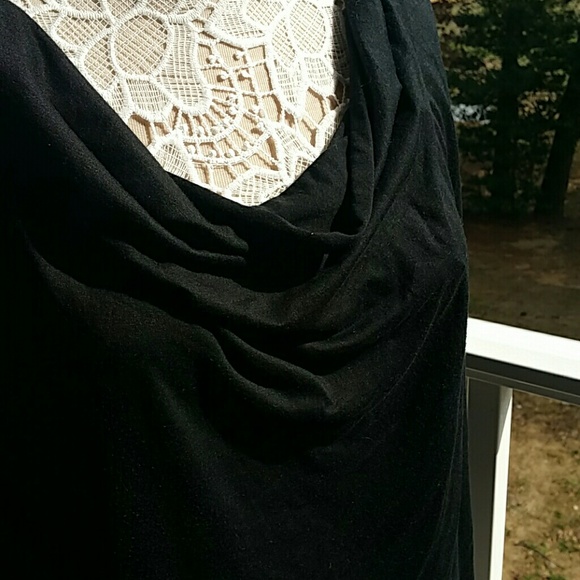 Basic black shirt - Picture 2 of 3